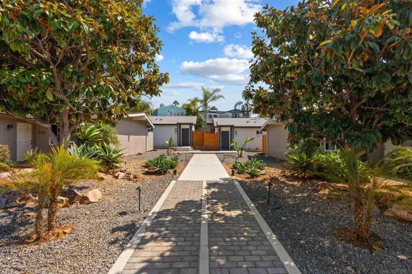 921-927 Regal Rd., Encinitas, CA 92024
