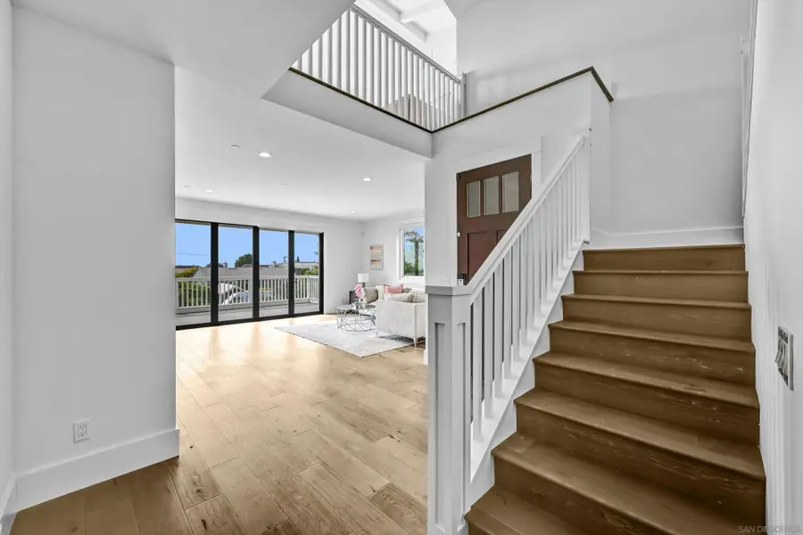 7209 Fay Ave, La Jolla, CA 92037 - #2