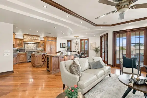 120 C Ave #202, Coronado, CA 92118