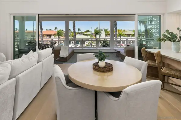 747 Orange Ave #202, Coronado, CA 92118