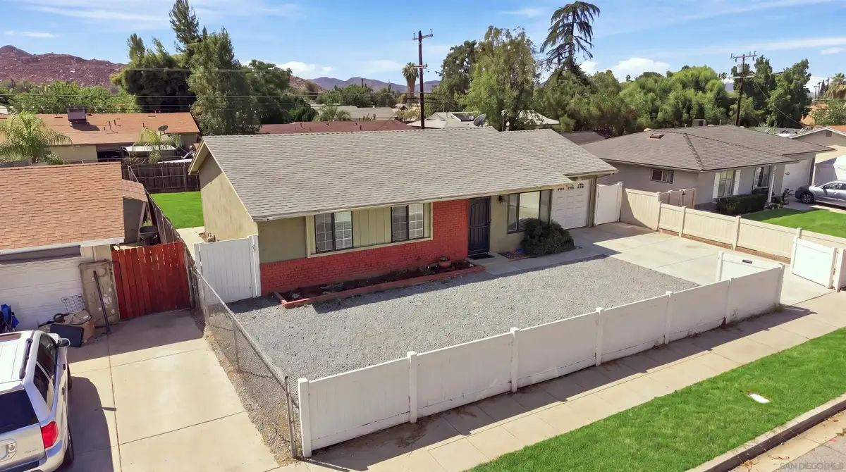 1001 E Lucerne, Hemet, CA 92543 - #1