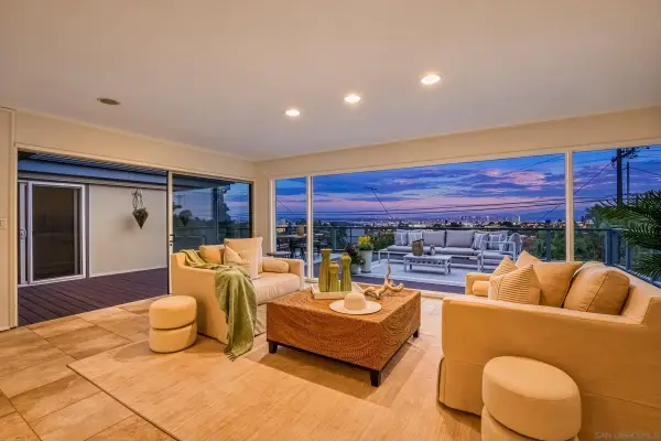 1115 Savoy St, San Diego, CA 92107