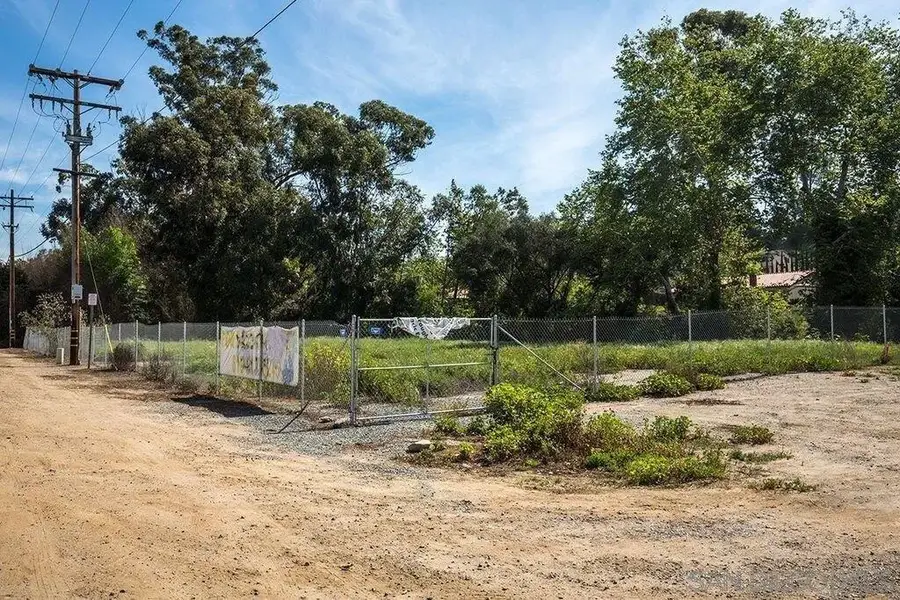 000 Vale Terrace, Vista, CA 92084 - #3