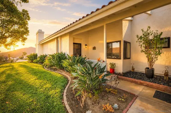 17824 Villamoura Dr, Poway, CA 92064