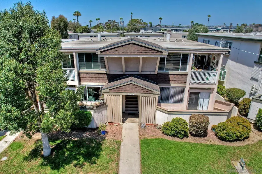 3852 Basilone St, San Diego, CA 92110 - #2