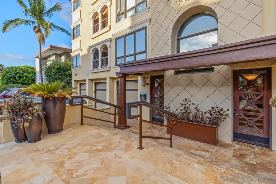 7411 Herschel #3F, La Jolla, CA 92037 - #3