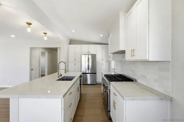 6228 Calle Pavana, San Diego, CA 92139