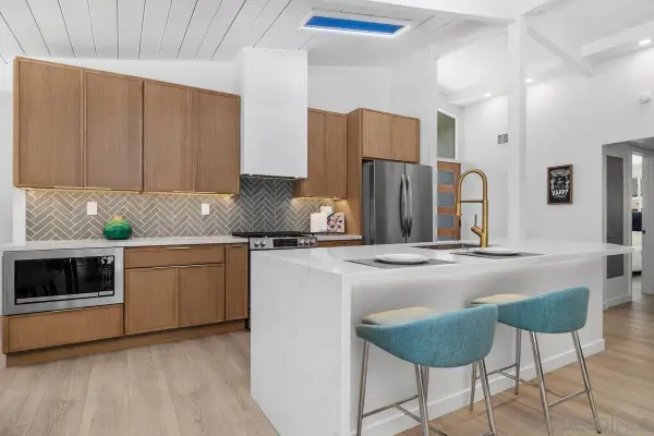 5556 Baja Dr., Sa Diego, CA 92115