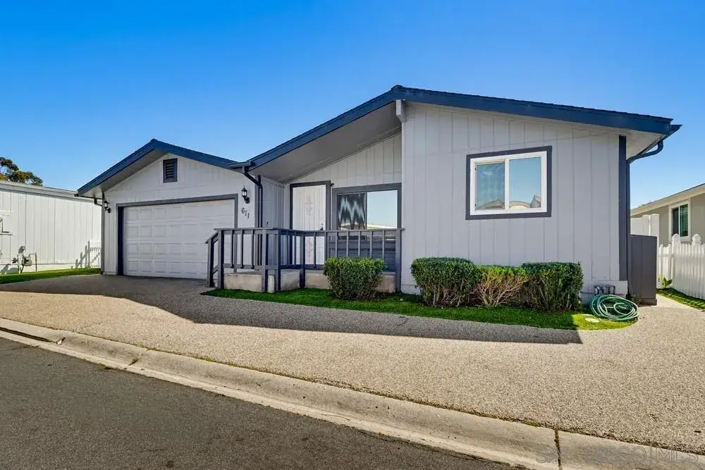 611 Via Santa Paulo, Vista, CA 92081 - #1