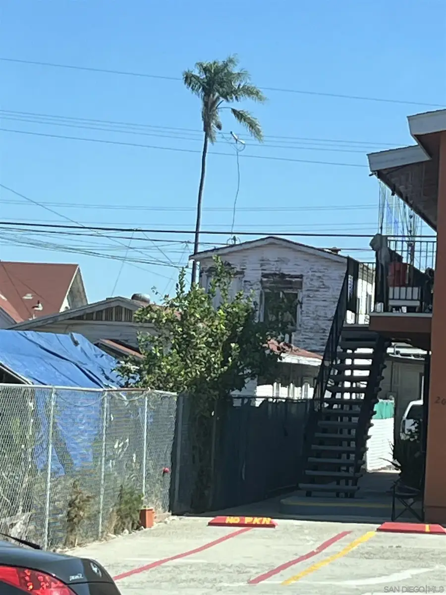2062-64 Irving St, San Diego, CA 92113 - #3