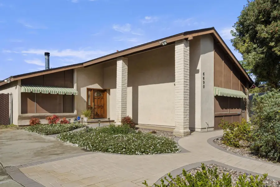 6690 Gullstrand St, San Diego, CA 92122 - Image #3