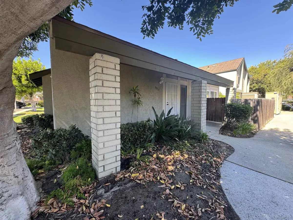5037 La Cuenta Dr., San Diego, CA 92124 - #1