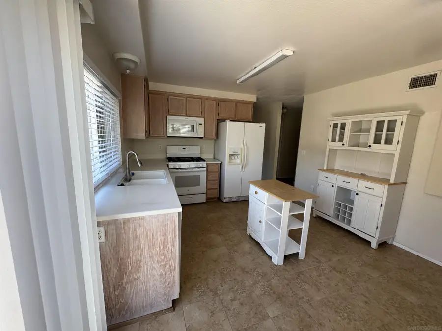 5037 La Cuenta Dr., San Diego, CA 92124 - #3