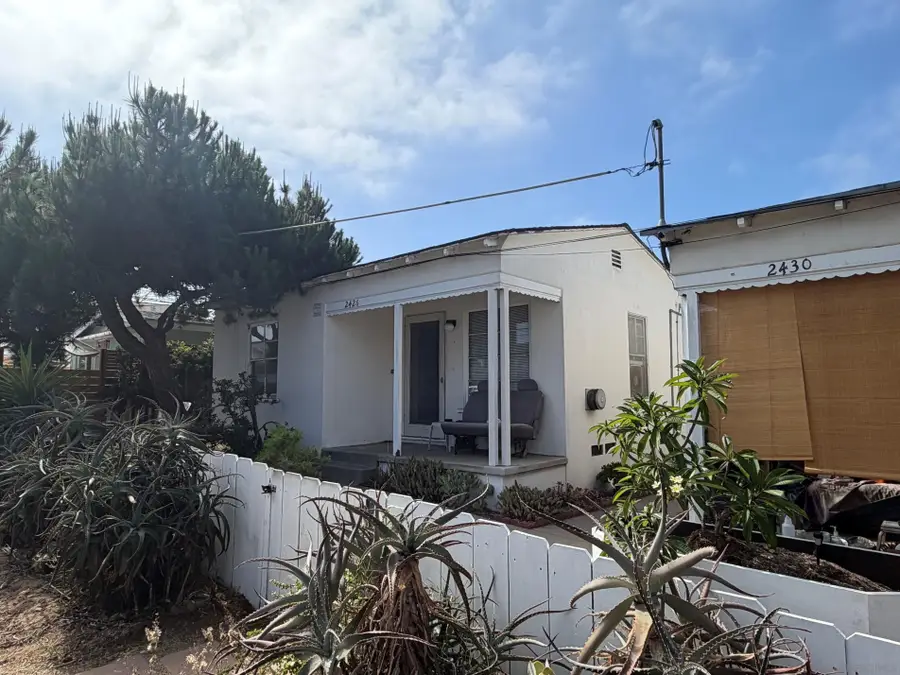 2426 Seaside St, San Diego, CA 92107 - #2