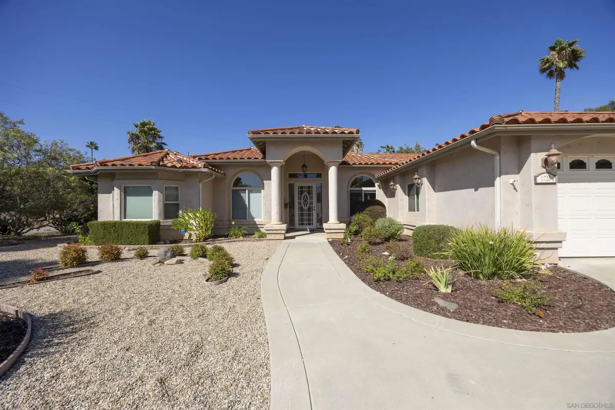 1726 York View Circle, Vista, CA 92084 - #1