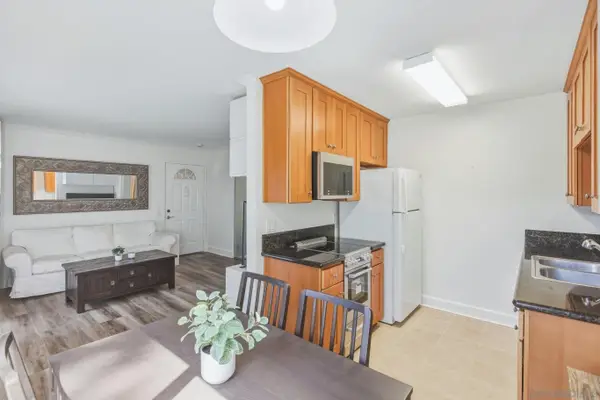 8581 Villa La Jolla #J, La Jolla, CA 92037