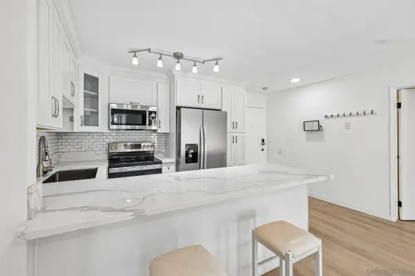 4600 Lamont St #204, San Diego, CA 92109