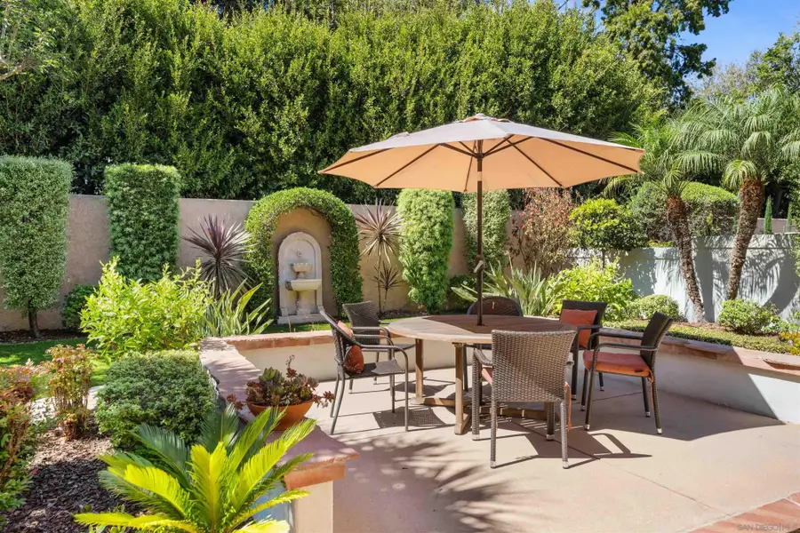 9744 Claiborne Square, La Jolla, CA 92037 - #3