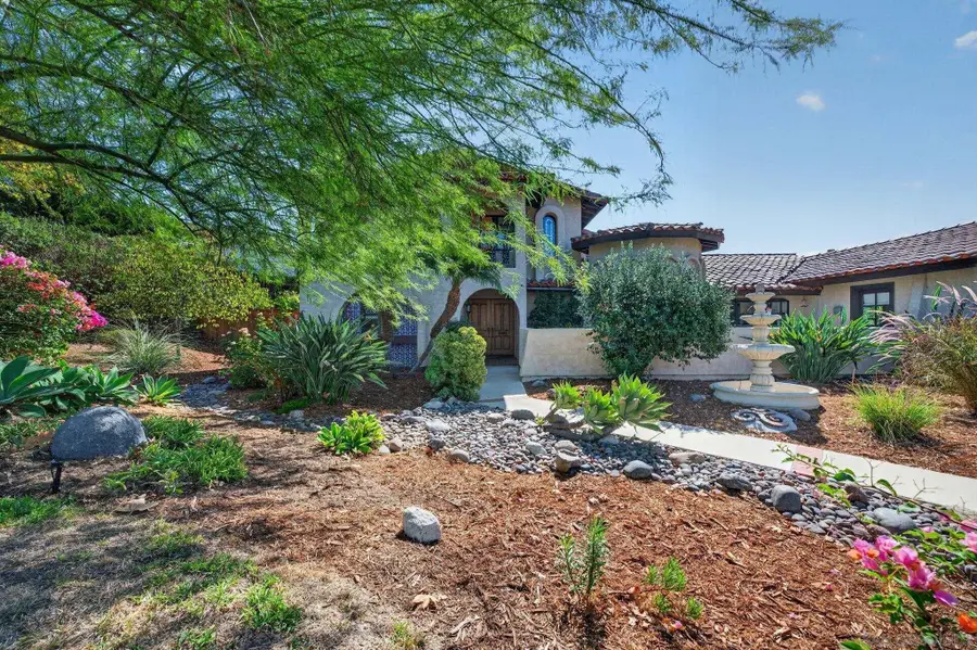 2735 Crownpoint Pl, Escondido, CA 92027 - #2