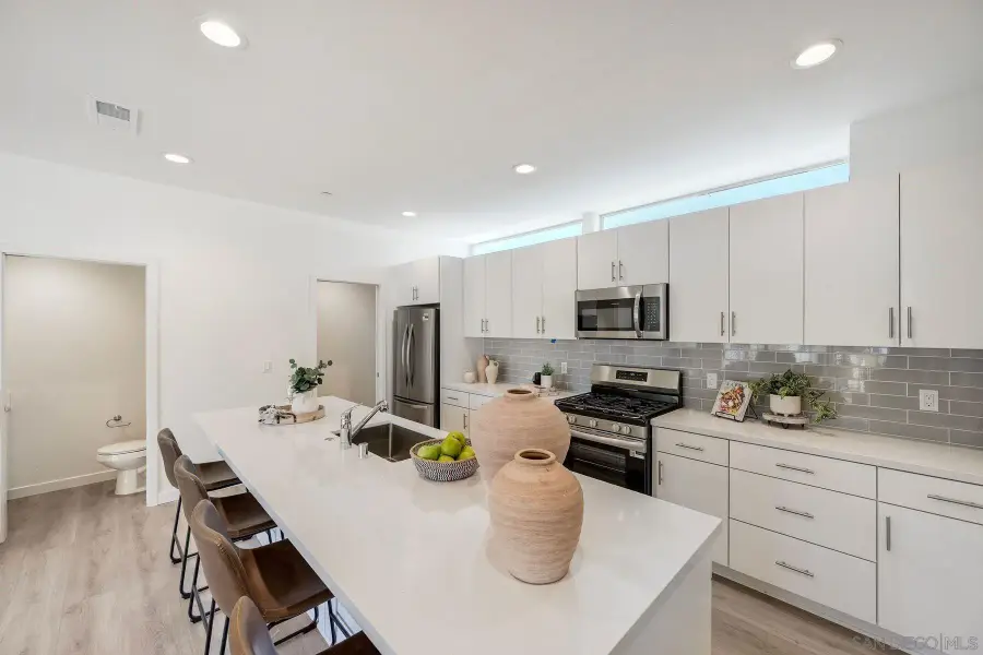 2240 Calle Chanate, San Diego, CA 92139 - #3