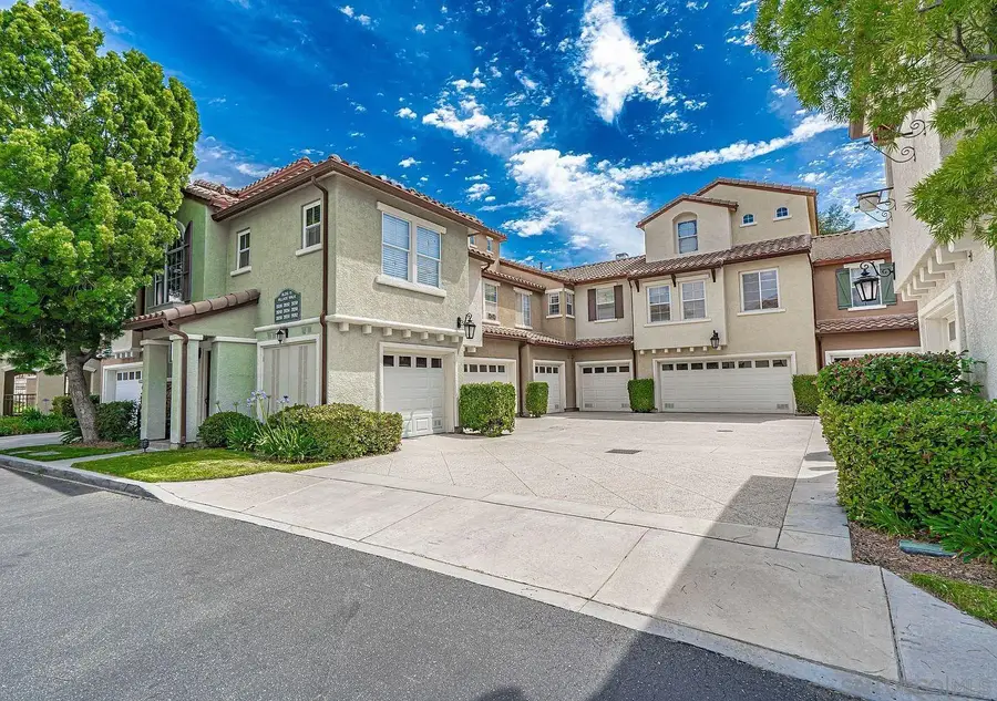 28246 Canterbury Ct, Santa Clarita, CA 91354 - #2