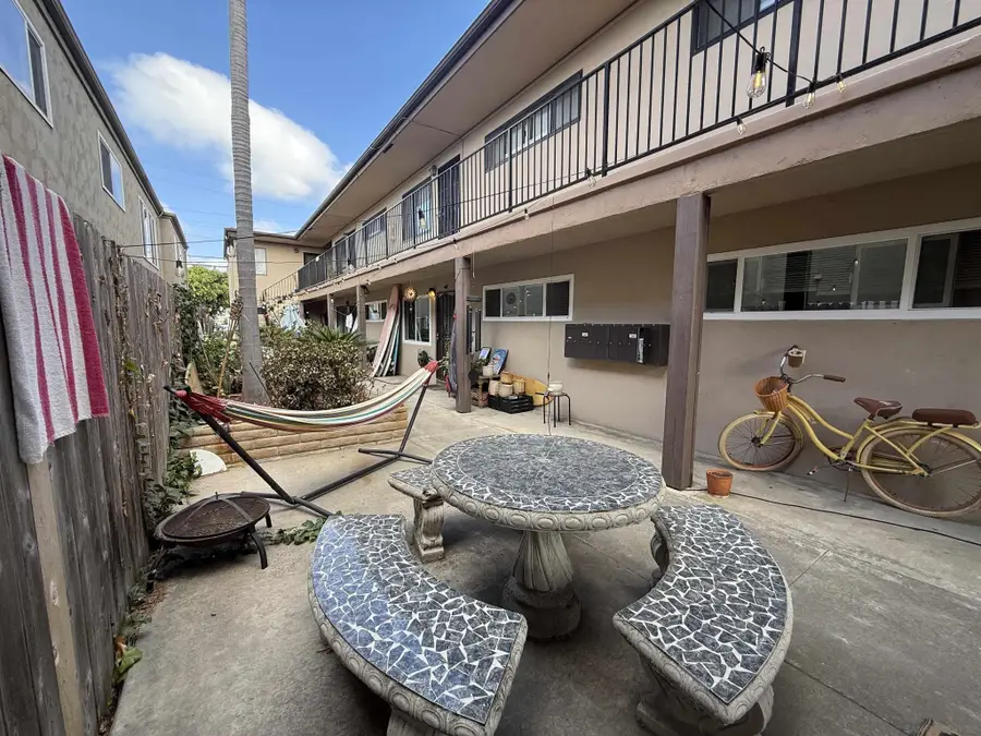 4826-4832 Santa Cruz Ave, San Diego, CA 92107 - #2
