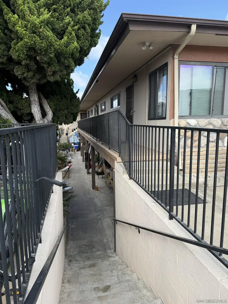 4826-4832 Santa Cruz Ave, San Diego, CA 92107 - #3