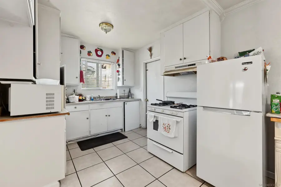3949 Grandon, San Marcos, CA 92078 - #3
