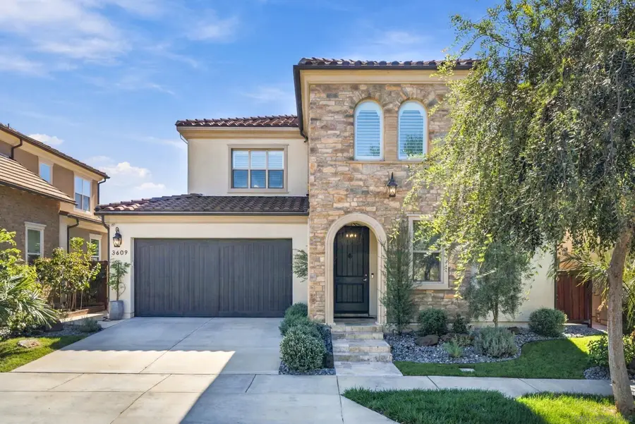 3609 Four Peaks St, Carlsbad, CA 92010 - #2
