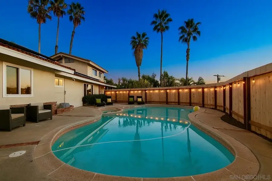 909 Donnan Place, Vista, CA 92084 - Image #2