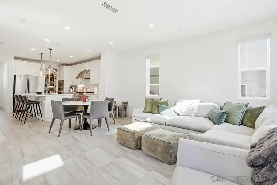 8025 Silvercrest Way, San Diego, CA 92126 - Image #2