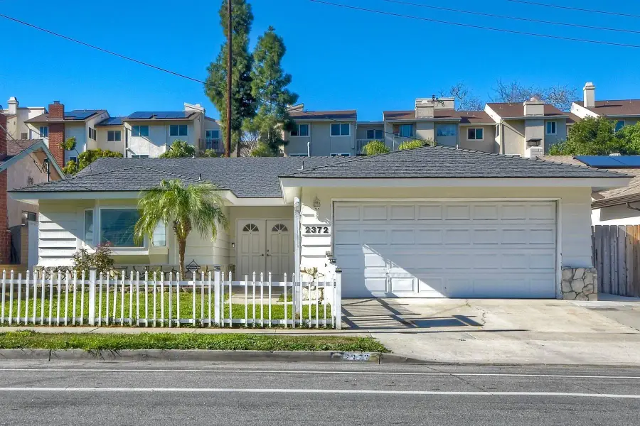 2372 Worden St, San Diego, CA 92107 - Image #2