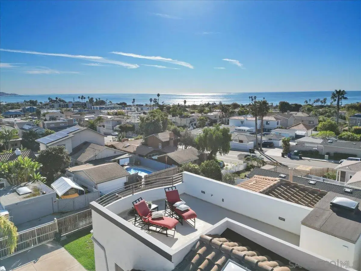 819 Van Nuys St, San Diego, CA 92109 - Image #1