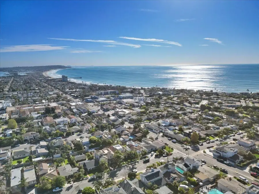 819 Van Nuys St, San Diego, CA 92109 - Image #2