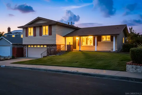 8661 Dent Dr, San Diego, CA 92119