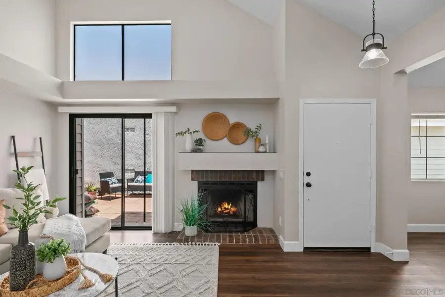 802 Spindrift Ln, Carlsbad, CA 92011 - Image #2