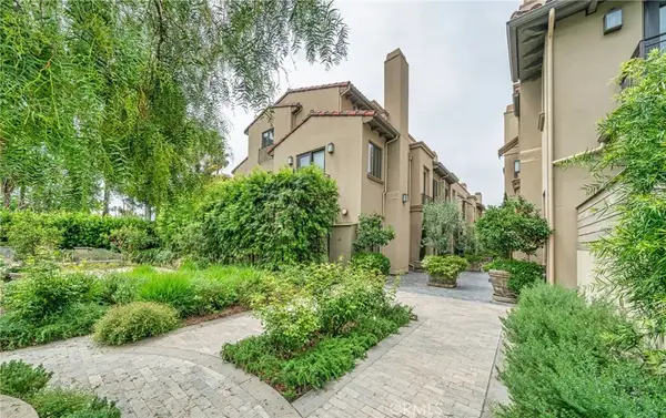 823 S Bundy Drive #110, Los Angeles, CA 90049