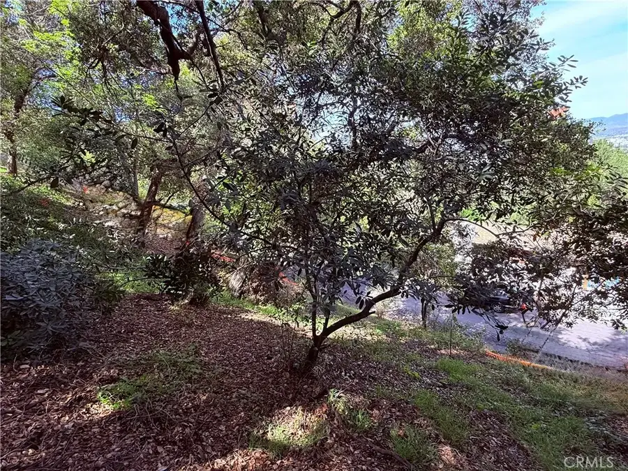 11472 Laurelcrest Dr, Studio City, CA 91604 - Image #3