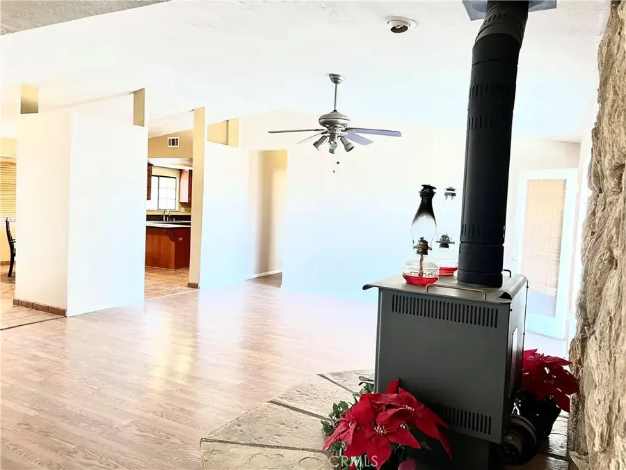 10335 Columbine Road, Oak Hills, CA 92344 - Image #3