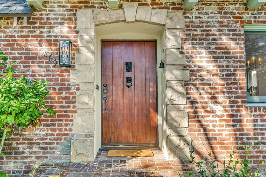 869 Cumberland Road, Glendale, CA 91202 - Image #3