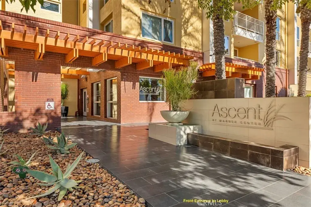 21301 Erwin Street #516, Woodland Hills, CA 91367 - Image #1