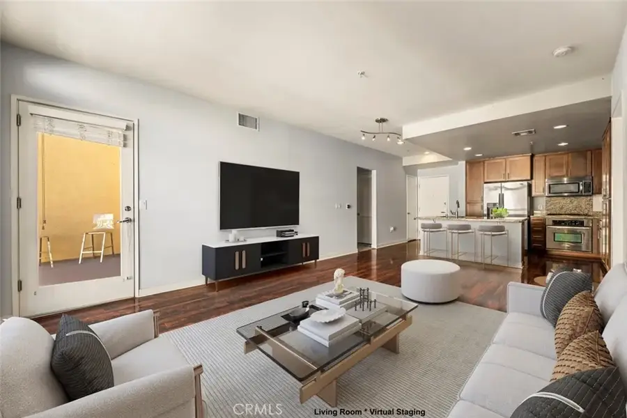 21301 Erwin Street #516, Woodland Hills, CA 91367 - Image #3