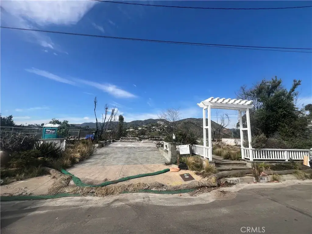 17053 Bollinger, Pacific Palisades, CA 90272 - Image #1