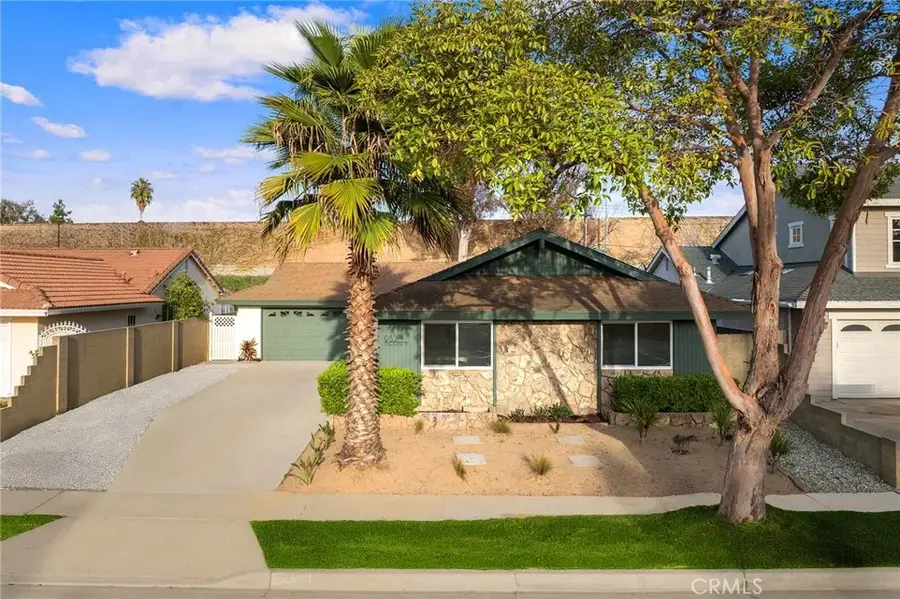 952 Cheyenne, Costa Mesa, CA 92626 - Image #2