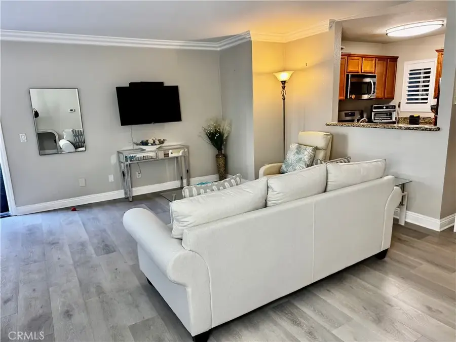 355 N Maple #121, Burbank, CA 91505 - Image #3