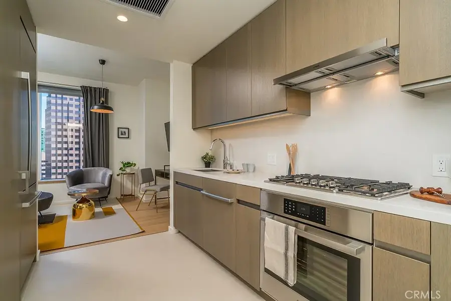 889 S Francisco Street #2805, Los Angeles, CA 90017 - #2