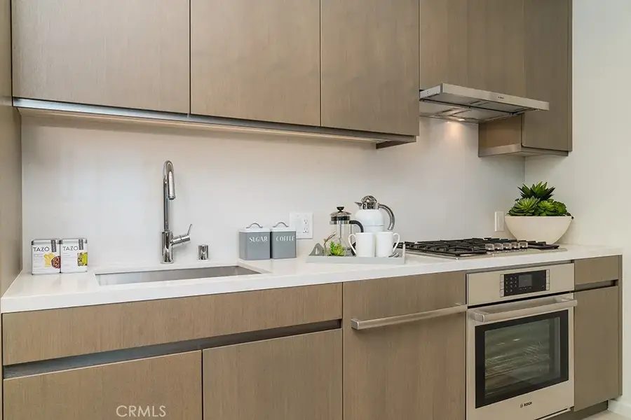 889 S Francisco Street #2805, Los Angeles, CA 90017 - #3