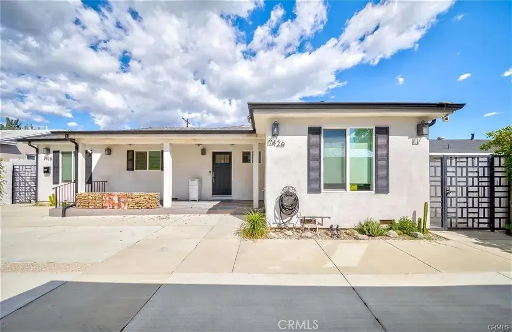 7426 Leescott Avenue, Lake Balboa, CA 91406 - #1