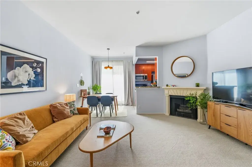 620 S Gramercy Place #211, Los Angeles, CA 90005 - #1