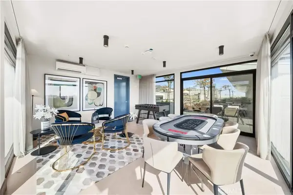 218 N El Molino Avenue #303, Pasadena, CA 91101